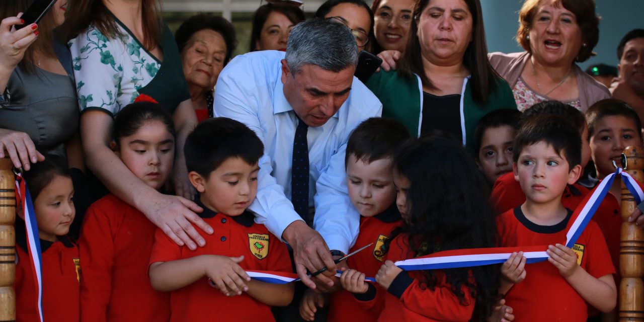 ESC «E. FERRARI» INAUGURÓ PATIO  PARA KINDER: NT 1  Y 2