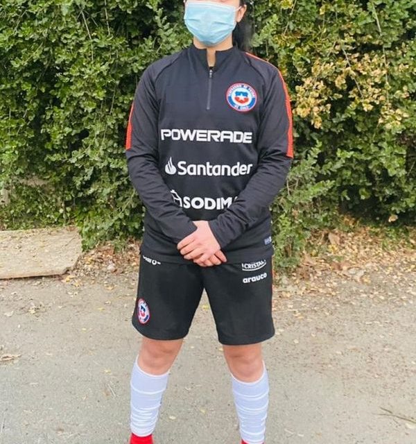 PURENINA DENISSE ULLOA PEZO TRIUNFA EN EL FÚTBOL PROFESIONAL