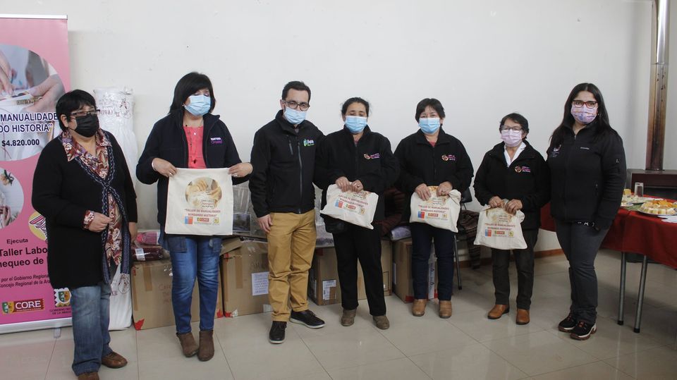 TALLER LABORAL «JANEQUEO» ENTREGÓ MATERIALES   JUNTA DE VECINOS «EL FORTÍN» MOSTRÓ PROGRESO DEL CIERRE PERIMETRAL DE SU SEDE