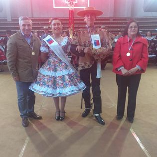 PAREJAS PURENINAS DE ENSEÑANZA BÁSICA Y MEDIA,  EN MUESTRA ESCOLAR REGIONAL DE CUECA, EN TEMUCO