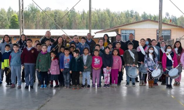 GRACIAS A INICIATIVA DE «BOSQUES CAUTÍN» ESCUELA «CAUPOLICÁN·» de PURÉN CUENTA CON INTERNET SATELITAL