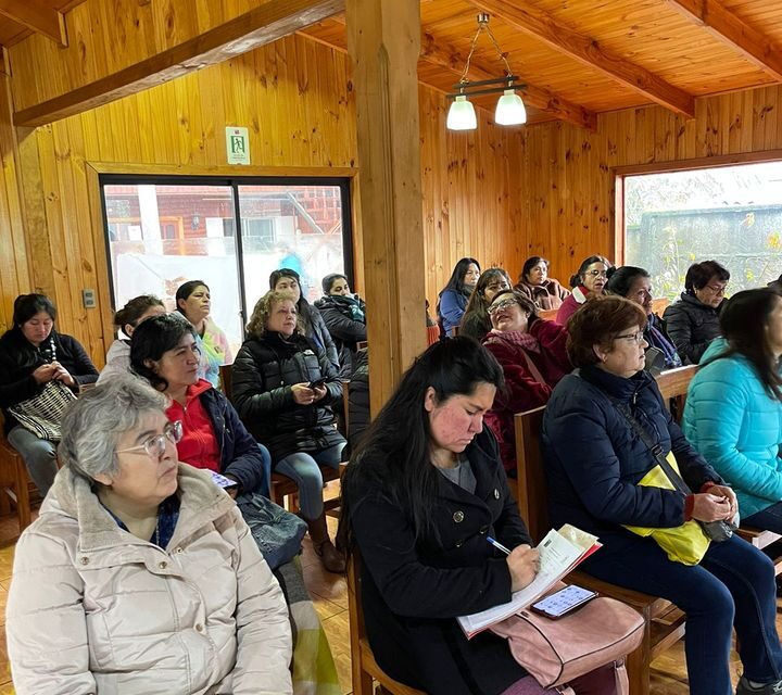 USUARIAS DEL PROGRAMA JEFAS DE HOGAR DE PURÉN,  PARTICIPARON DE TALLER DE COSTOS EN SUS EMPRENDIMIENTOS
