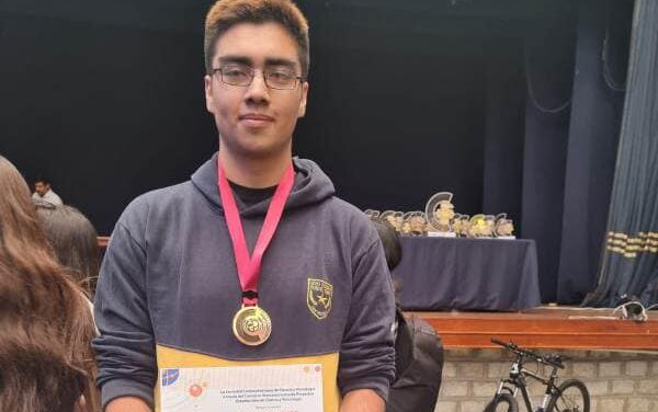 Maickol Jeger de  SAN NICOLAS EN ÑUBLE GANA MEDALLA DE BRONCE EN COMPETENCIA INTERNACIONAL DE TECNOLOGÍA