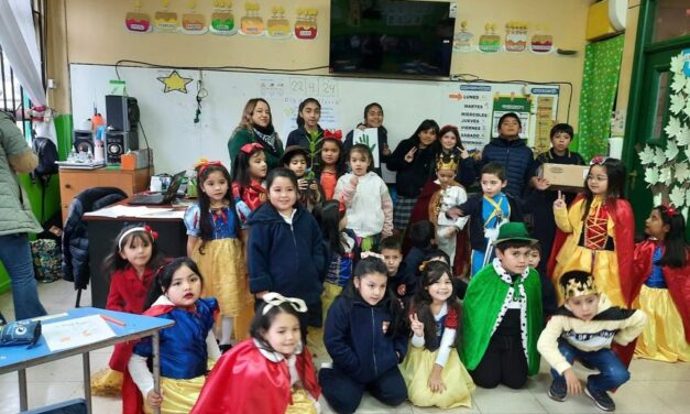 ALUMNOS REGALAN ÁRBOLES EN PURÉN