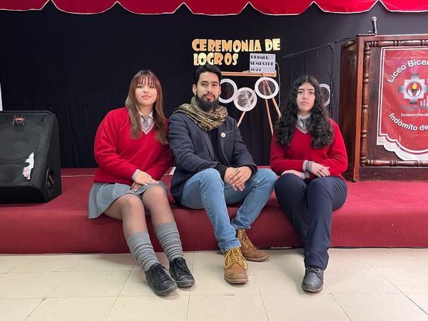 Camila Campos del  y Constanza Ulloa del DEL LICEO BICENTENARIO DE PURÉN  SELECCIONADAS EN XXXIV ENCUENTRO INTERESCOLAR “Imagen Primigenia” 2024, EN VIÑA DEL MAR