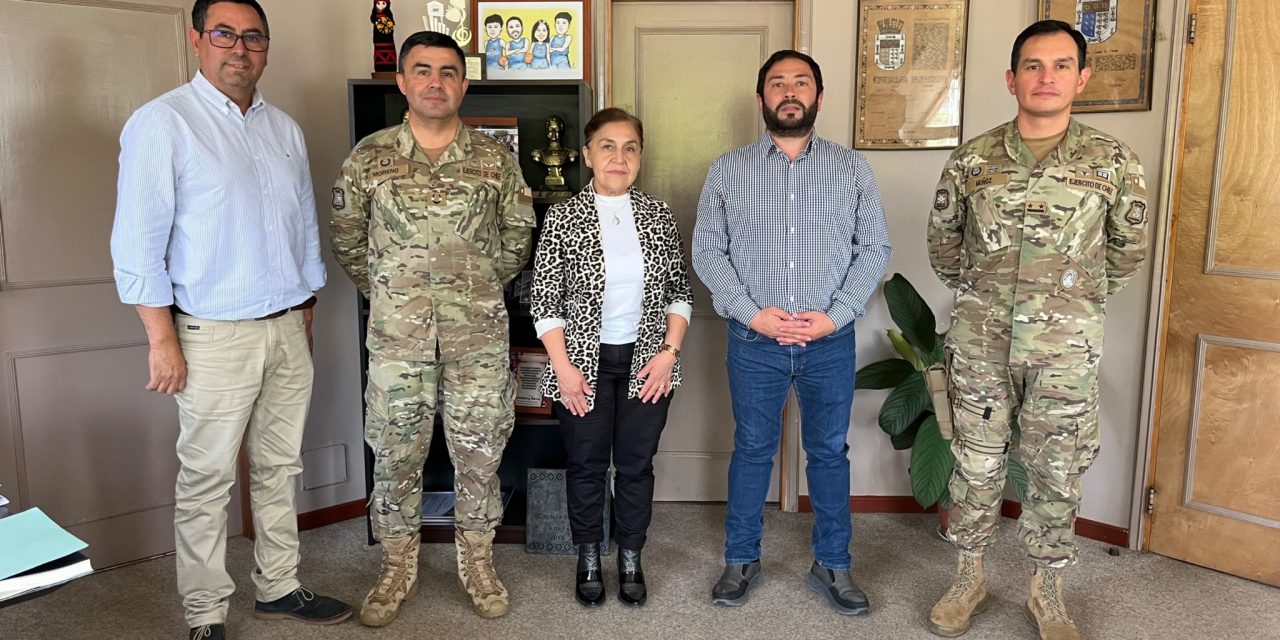 AUTORIDADES LOCALES Y JEFE DE LA DEFENSA NACIONAL COORDINAN ESFUERZOS PARA REFORZAR LA SEGURIDAD, EN PURÉN