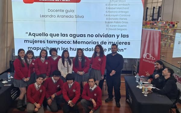LICEO  BICENTNARIO  DE PURÉN.  1er LUGAR NAC. EN TORNEO DE HUMANIDADES DE UNIVERSIDAD DE CHILE